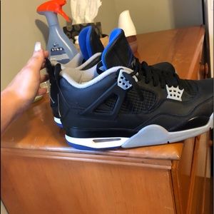 Jordan 4s